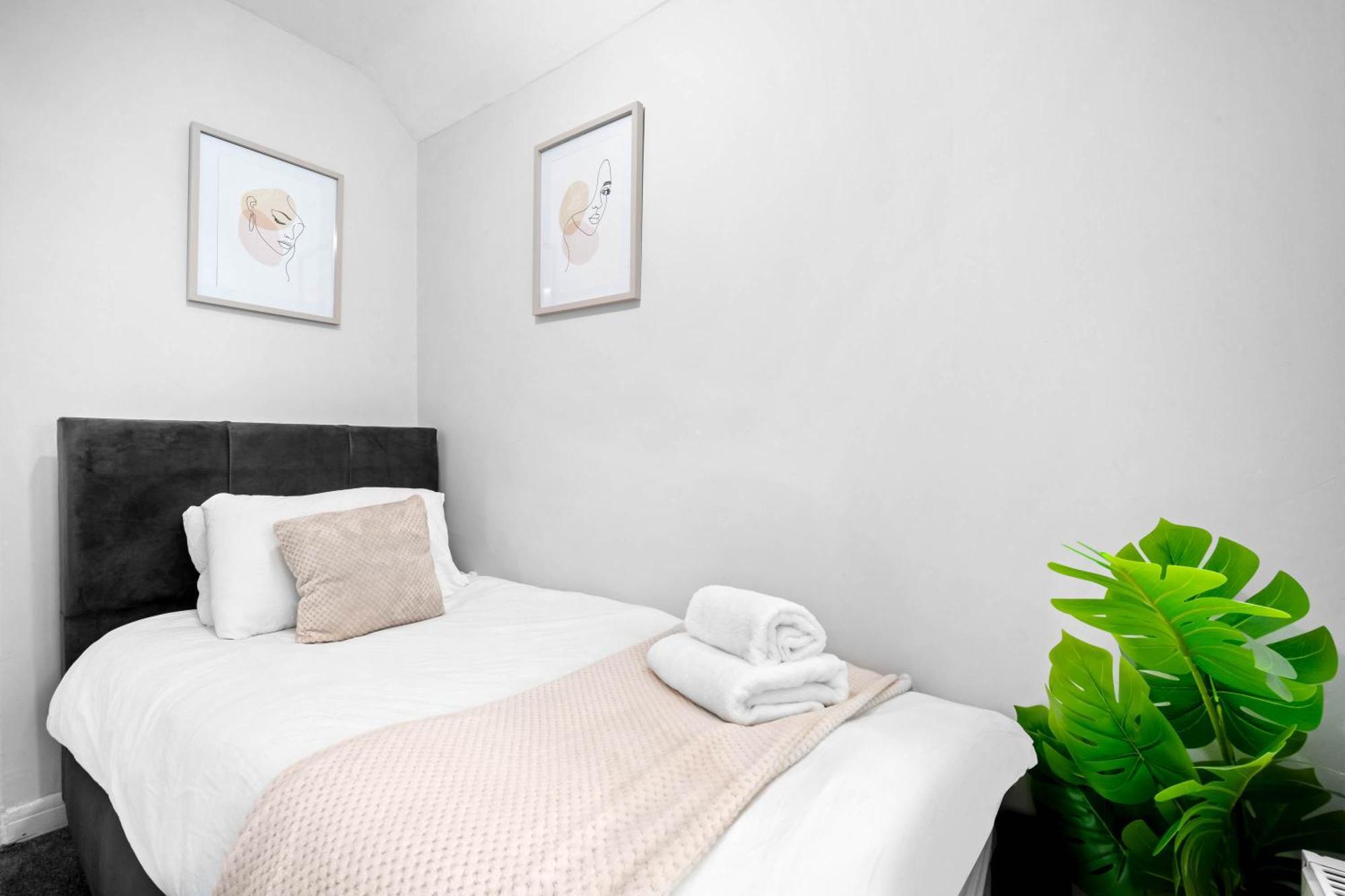 Modern 18 Guest Large Home In Solihull - Near Nec, Jlr, Hs2 And Bhx 伯明翰 外观 照片